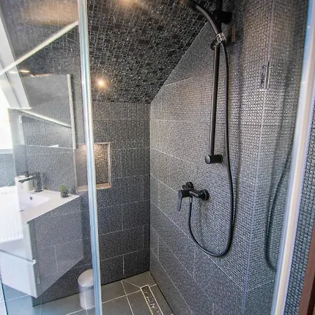 Appartamento Adam Apartman *